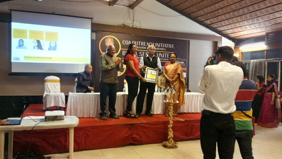 Roshni wins first prize in essay competition