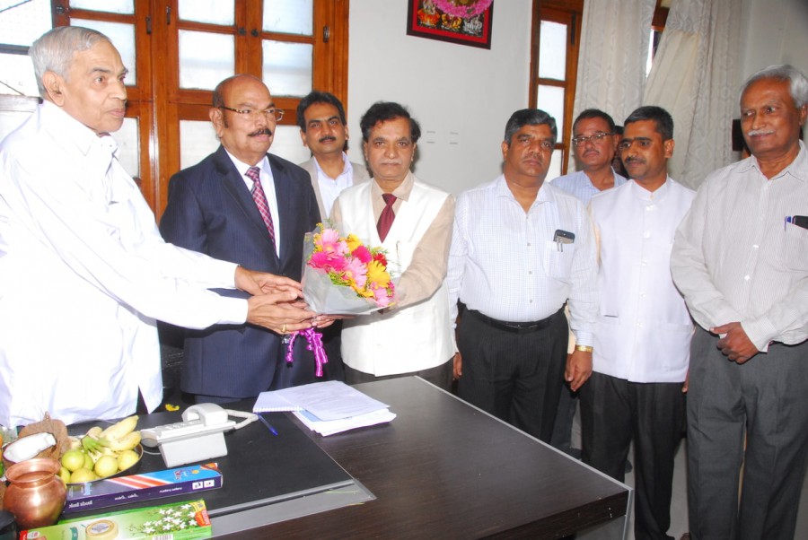Dr. M R Doreswamy, Advisor to the Government of Karnataka on Educational Reforms (Cabinet Ranking) occupied his office at Vidhana Soudha