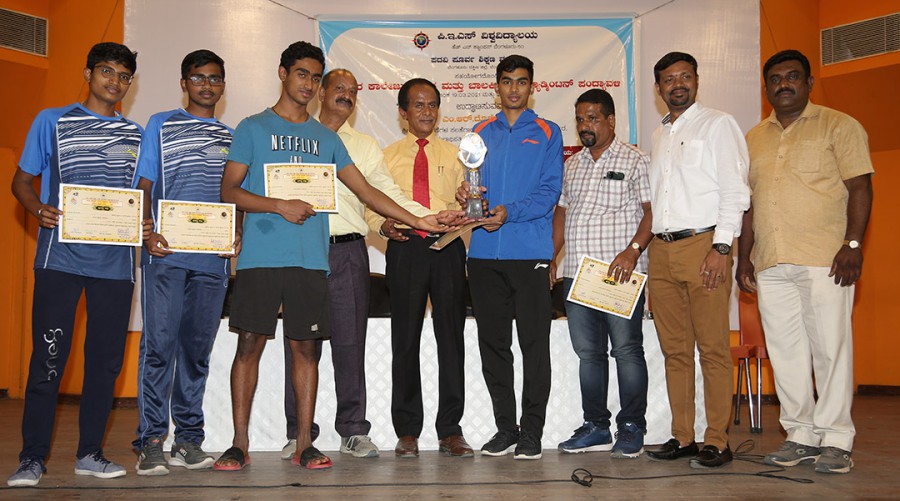 Dr M R Doreswamy, Chancellor, PES University congratulated the Winners of the sports event