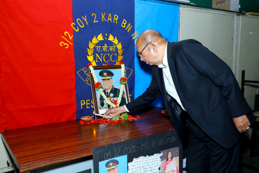 ಪಿಇಎಸ್ ಕಾಲೇಜು ಮತ್ತು ಎನ್ ಸಿ ಸಿ 2 ಕರ್ನಾಟಕ ಬೆಟಾಲಿಯನ್ ವತಿಯಿಂದ ಆಯೋಜಿಸಿದ್ದ ಜನರಲ್ ಬಿಪಿನ್ ರಾವತ್ ಅವರಿಗೆ ಗೌರವ ನಮನ