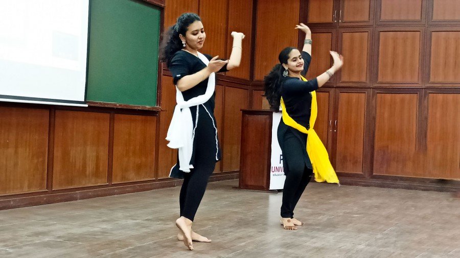 Tributes to respected Lata Mangeshkar