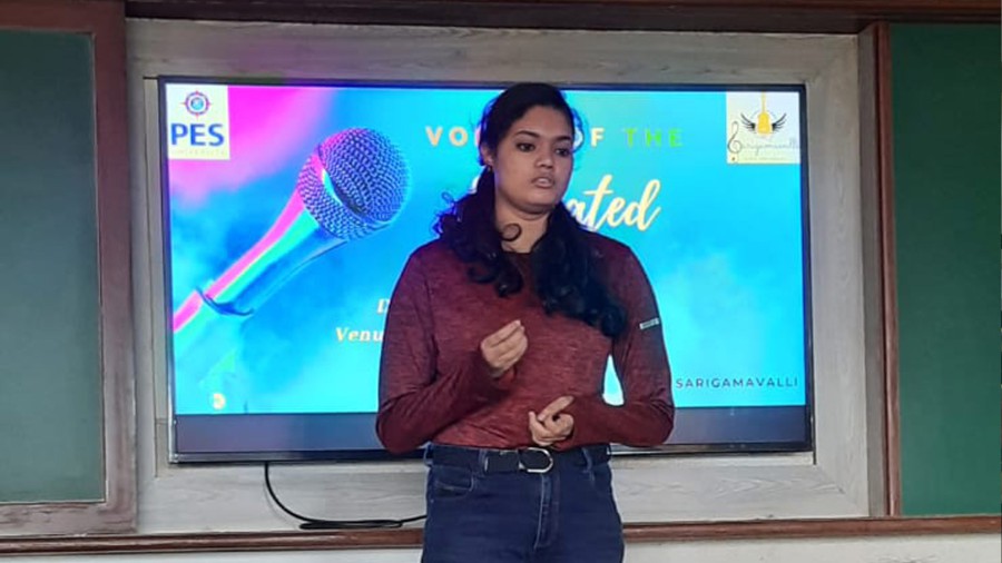 Patriotic songs contest