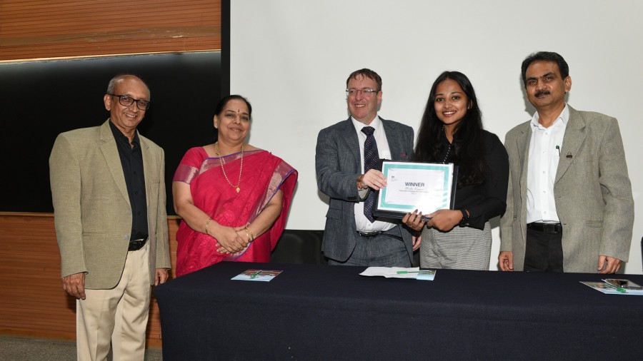 Medha Koppam receives Award from British Deputy High Commissioner in Bangalore, Dr. Andrew Fleming @ PESU