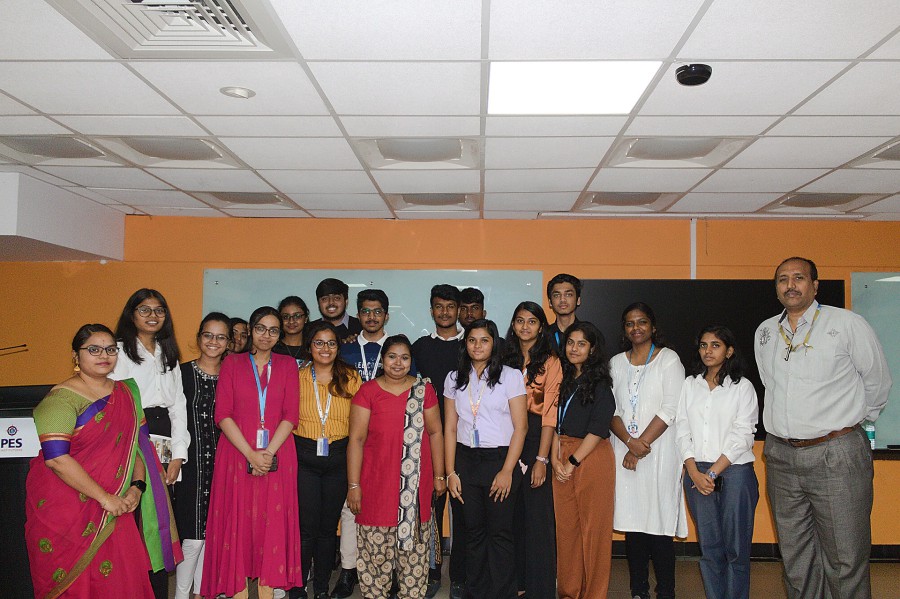 Expert lecture introducing to business management software