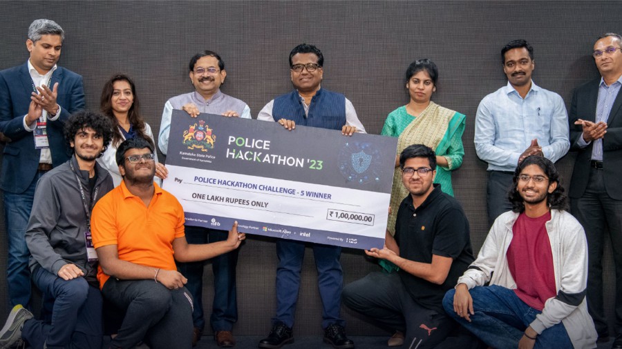 PES University Students bag a prize of 1 lakh in Karnataka State Police Hackathon 2023 recently organized at IIIT Bangalore