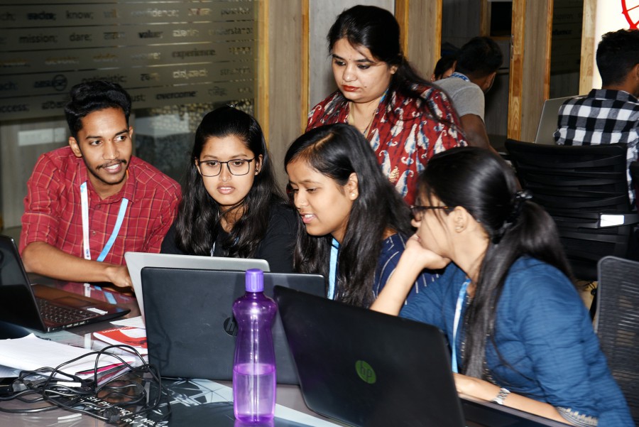 Web Storm 2023: PES University Students Impress at Web Development Hackathon @ PESU52
